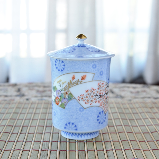 (染錦扇面流水菊)蓋付湯のみ