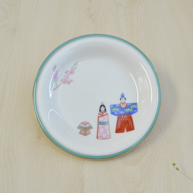 ひな祭り
女の子の美しく健やかな成長を願い御祝します
お皿の渕は少し立ち上がりお皿の深さが約1.5センチあります。