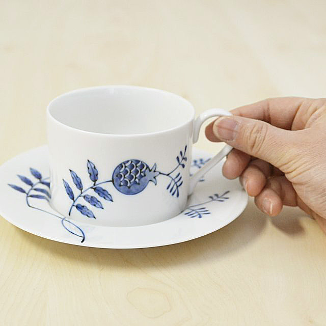 安定した形状で　コーヒー碗皿以外にもスープカップなどにもお使いいただけますね。