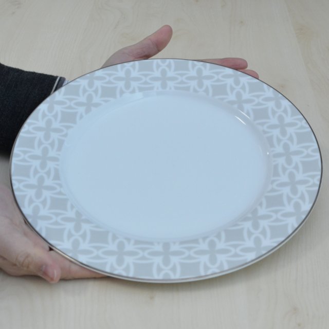 おひとり様分のメイン皿にちょうど良いくらいの大きさです。