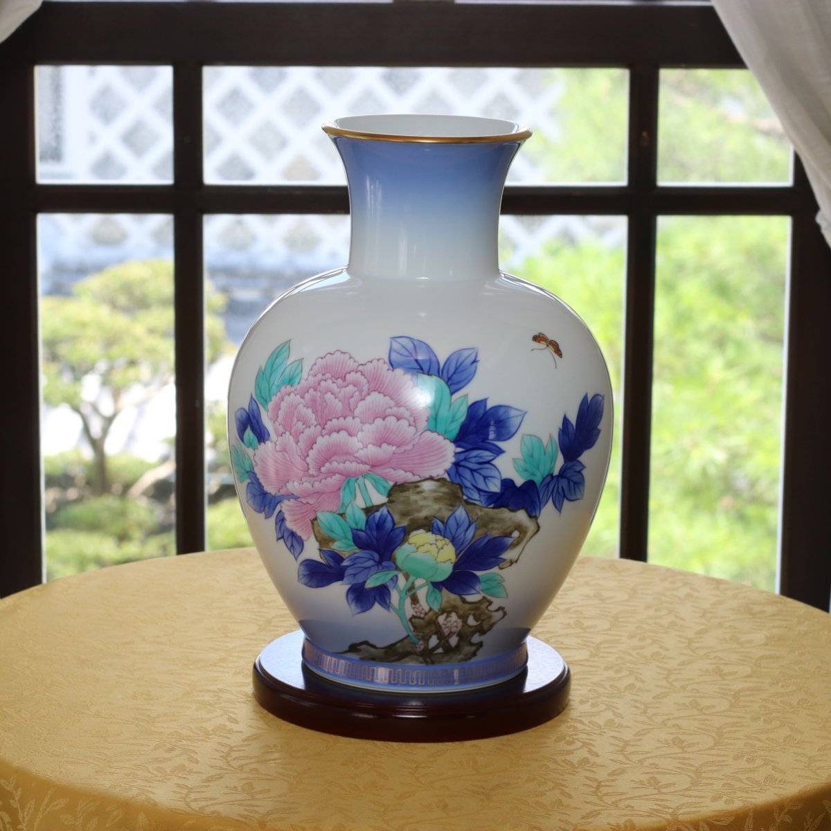 24930円 公式ショップ 香蘭社の花瓶 染錦牡丹 花台セット アンティーク