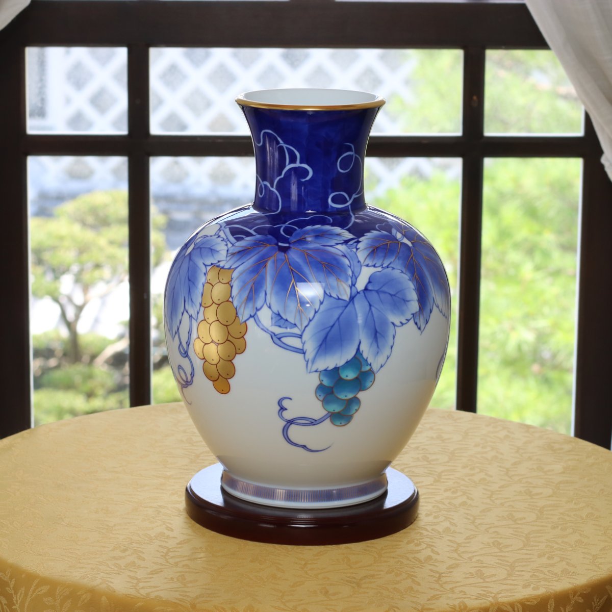 金彩葡萄文）花瓶«花瓶|有田焼の老舗 香蘭社