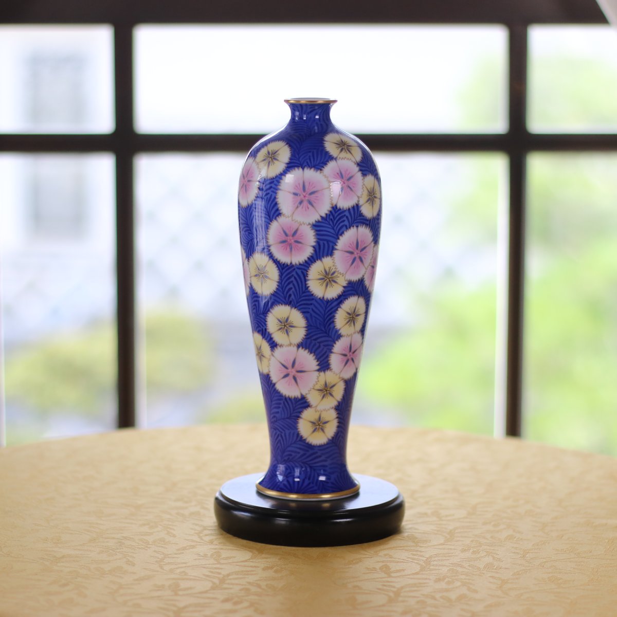 山下工芸(Yamasita Craft) 花器 唐草草花紋 φ26×H25cm 有田焼 8寸渕付大胴 花瓶 木箱入 45027970 