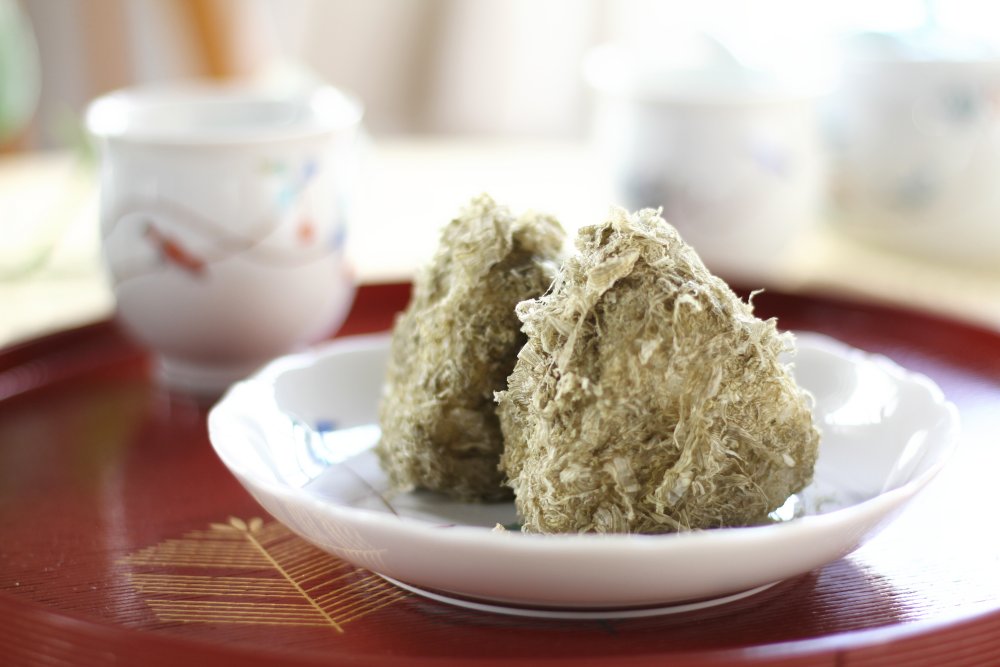 とろろ昆布の簡単おむすびの作り方