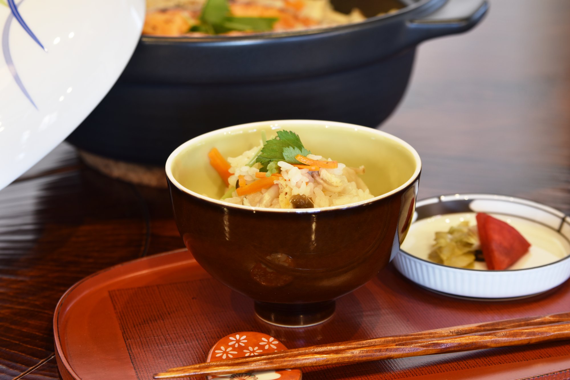 鮭としめじの土鍋炊き込みご飯の作り方
