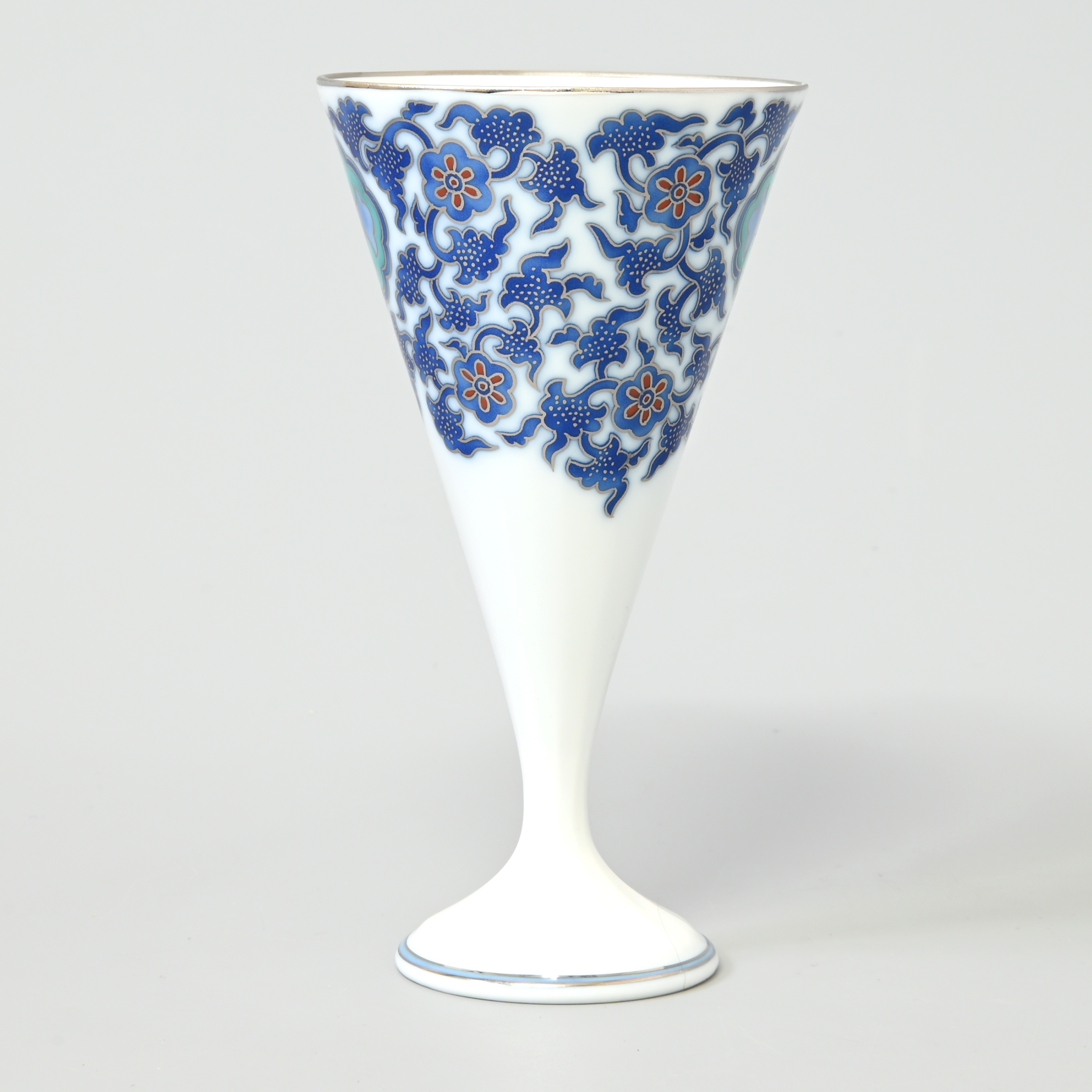 【染錦窓絵小花唐草】ワインカップ（酒杯）2
